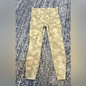 Spanx XL Camouflage Leggings
